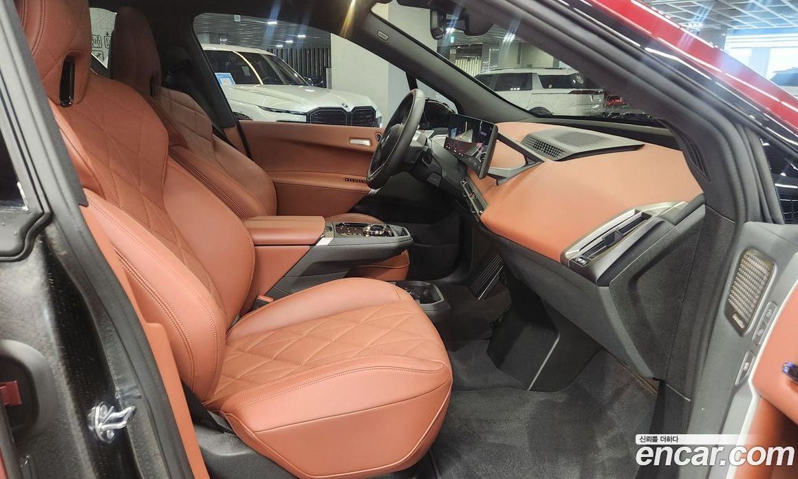 BMW iX фото 12