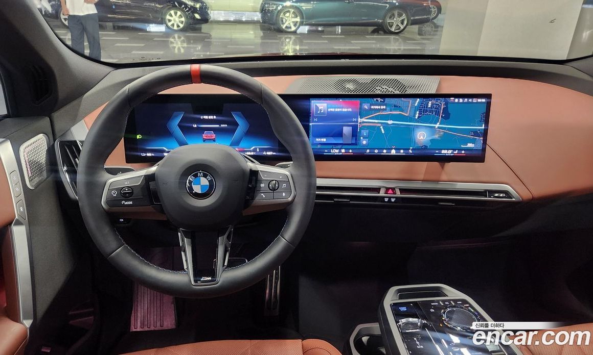 BMW iX фото 16