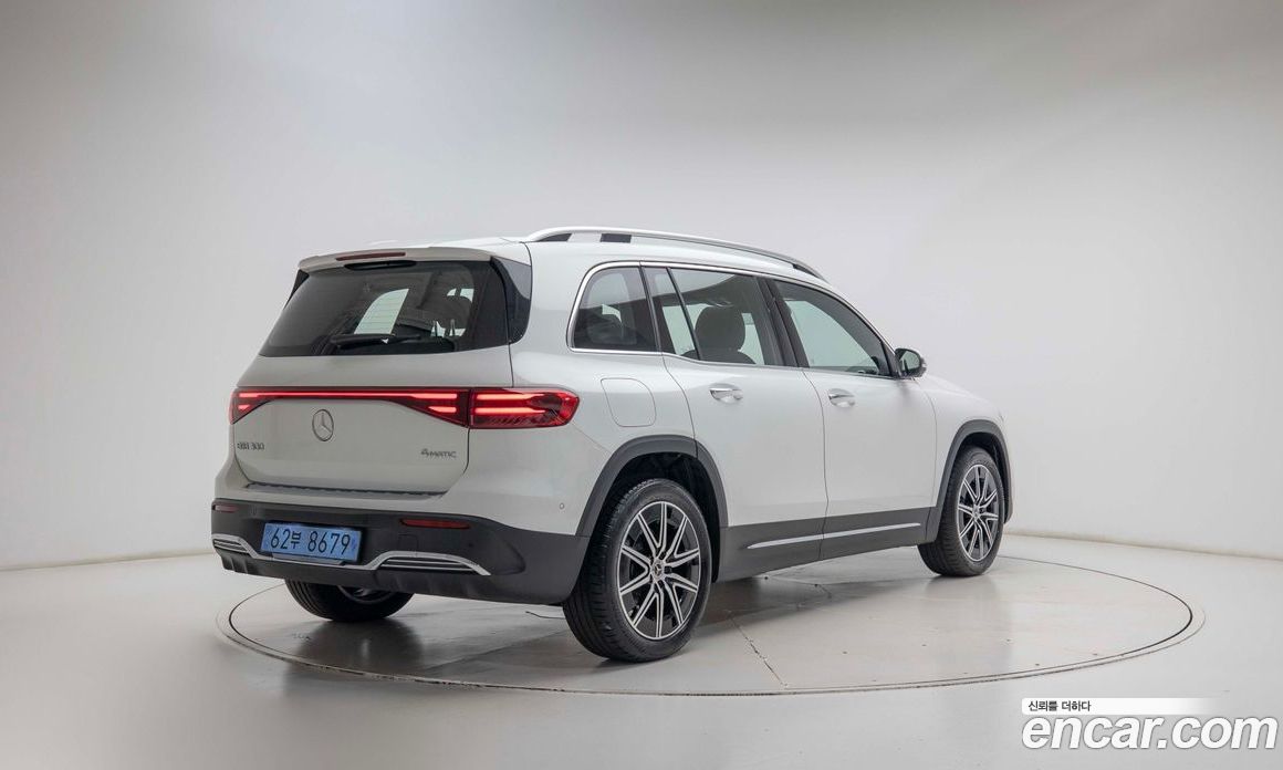 Mercedes-Benz EQB X243 фото 2