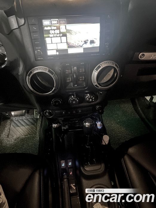 Jeep Wrangler (JK) фото 7