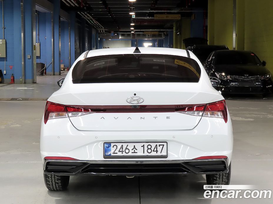 Hyundai Avante (CN7) фото 3