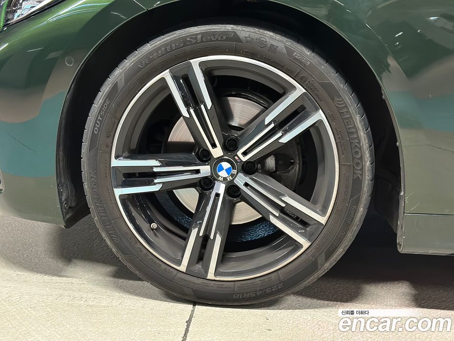 BMW 4-Series (G22) фото 10