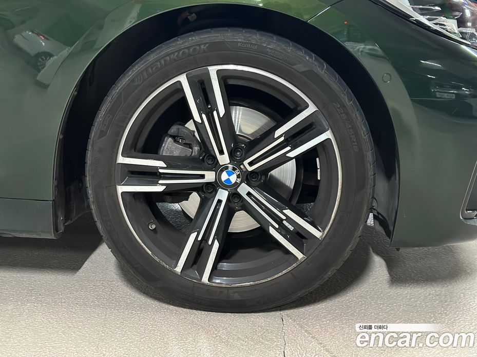 BMW 4-Series (G22) фото 11