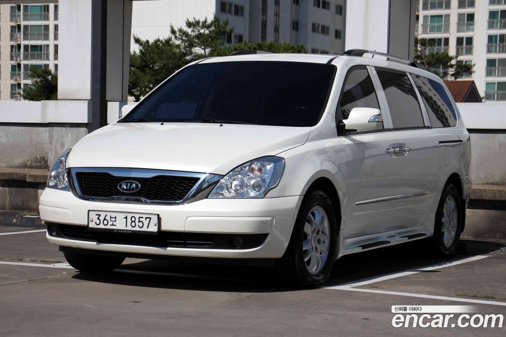 Kia Carnival 2nd Gen Restyling фото 2