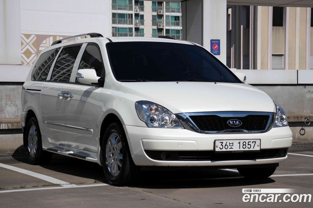 Kia Carnival 2nd Gen Restyling фото 4