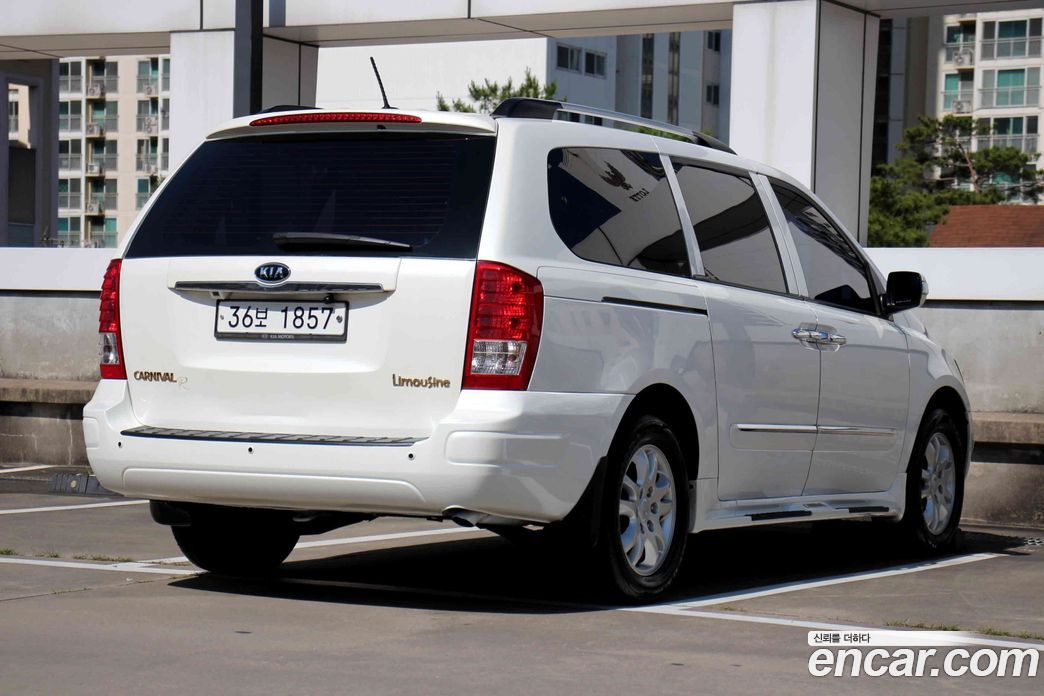Kia Carnival 2nd Gen Restyling фото 5
