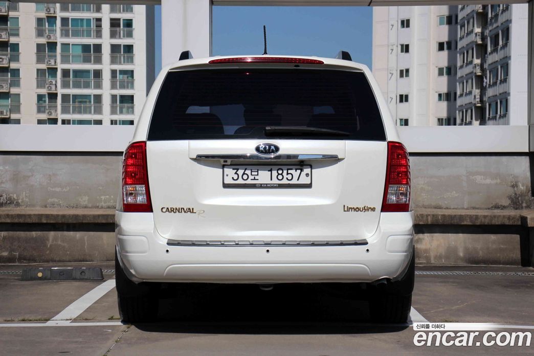 Kia Carnival 2nd Gen Restyling фото 6