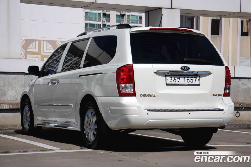 Kia Carnival 2nd Gen Restyling фото 7