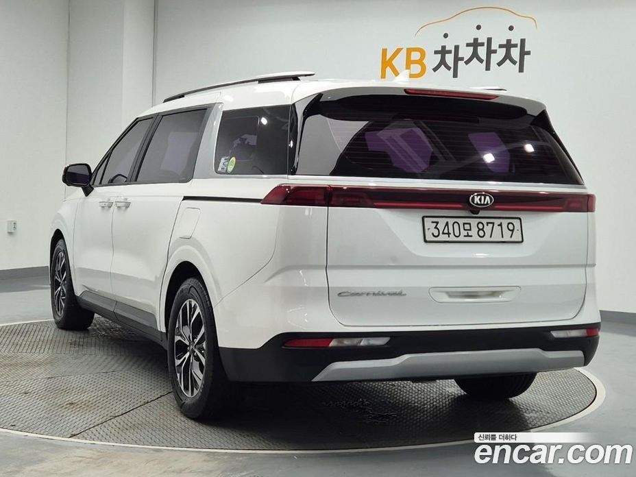 Kia Carnival 4th Gen фото 2