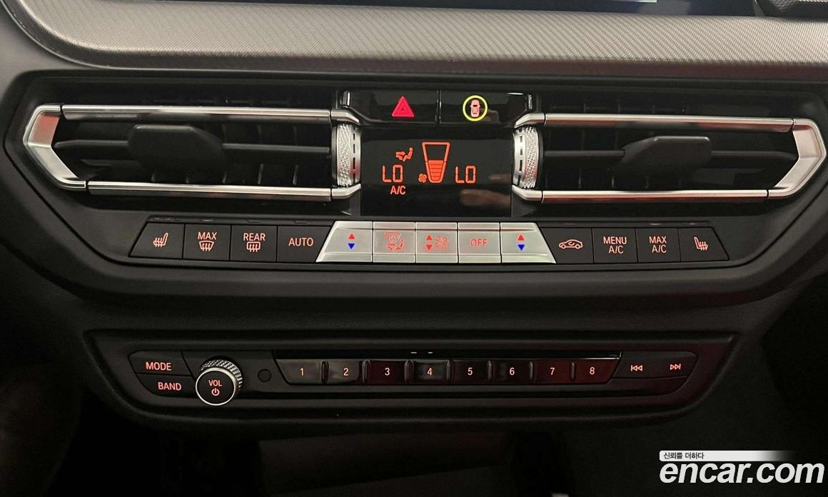 BMW 1-Series (F40) фото 16