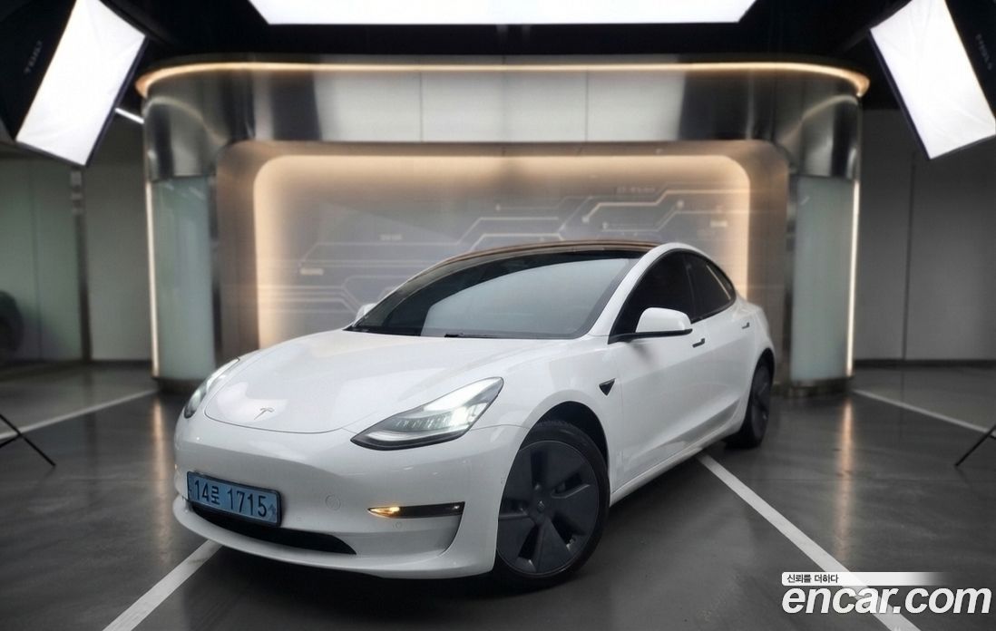 Tesla Model 3 фото 2