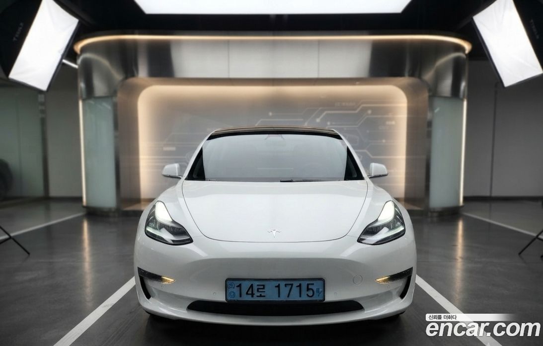 Tesla Model 3 фото 4