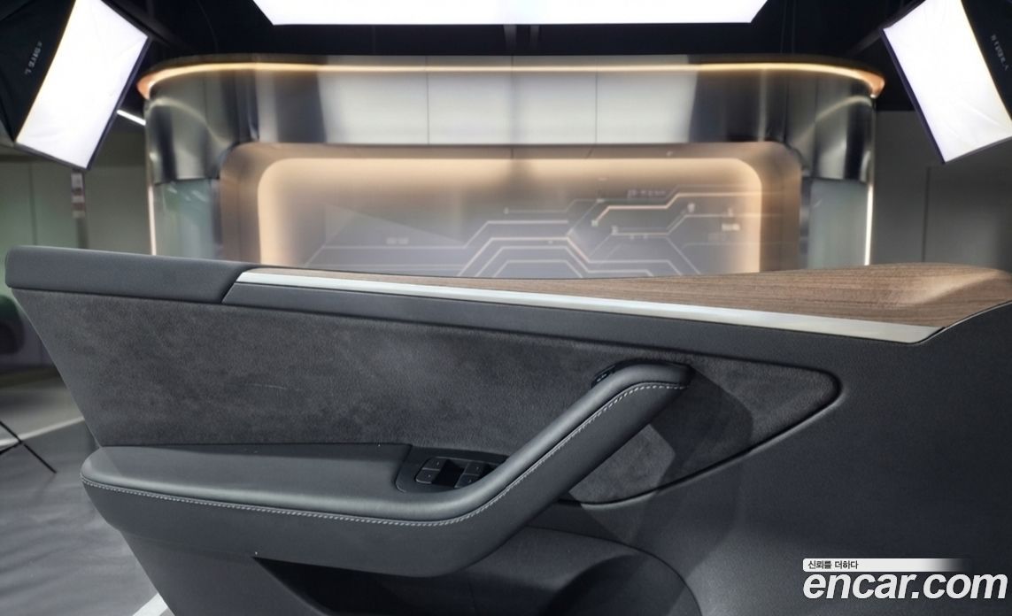 Tesla Model 3 фото 11