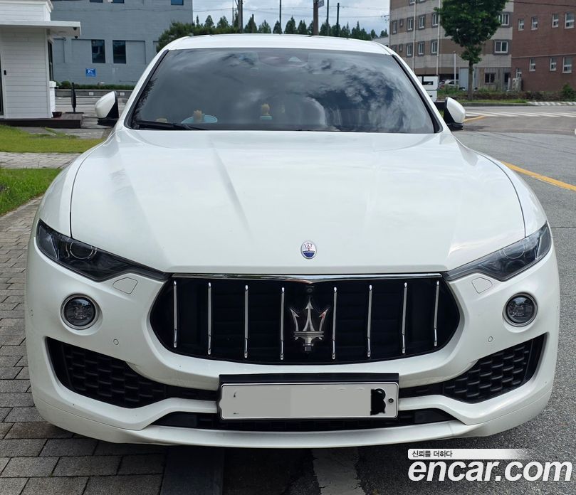Maserati Levante фото 3