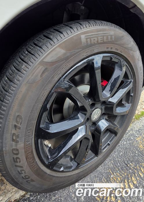 Maserati Levante фото 5