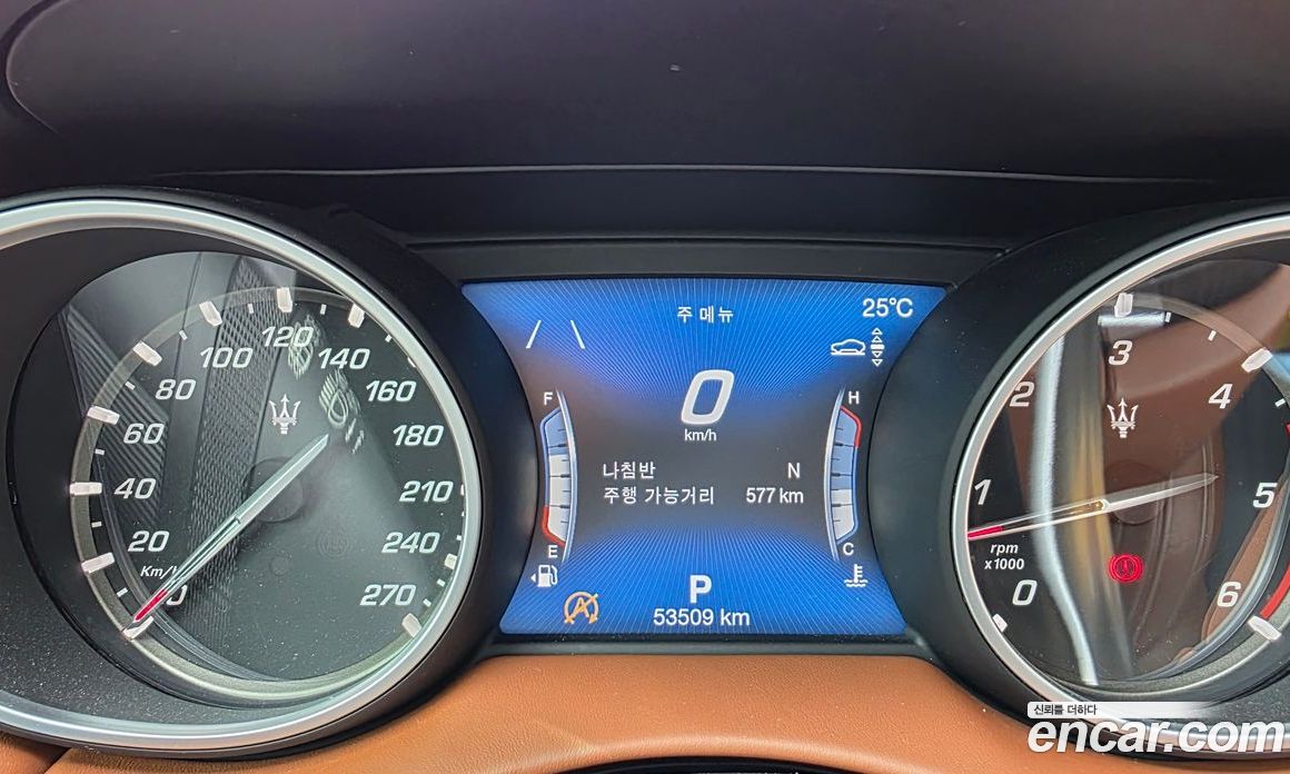 Maserati Levante фото 8