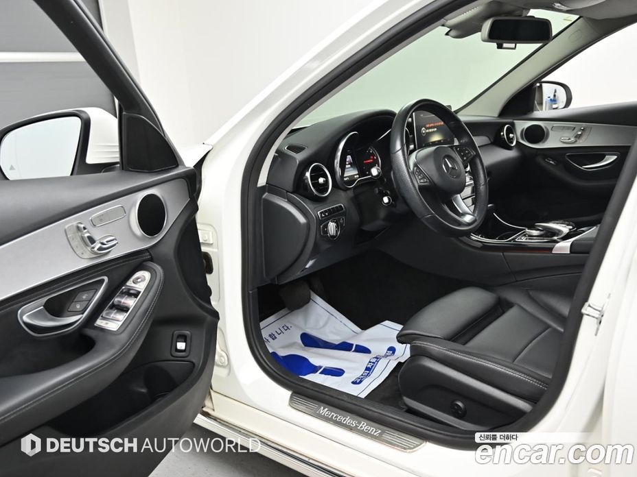 Mercedes-Benz C-Class W205 фото 11