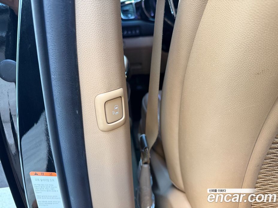 Kia Carnival 3rd Gen фото 12