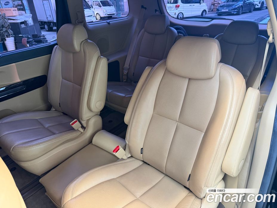 Kia Carnival 3rd Gen фото 13