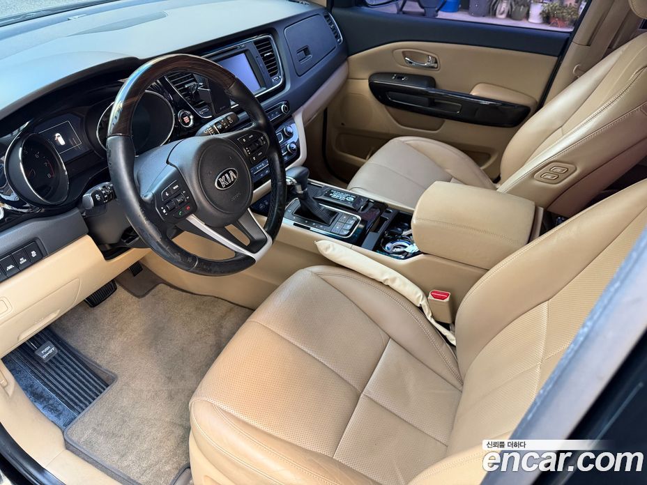Kia Carnival 3rd Gen фото 18