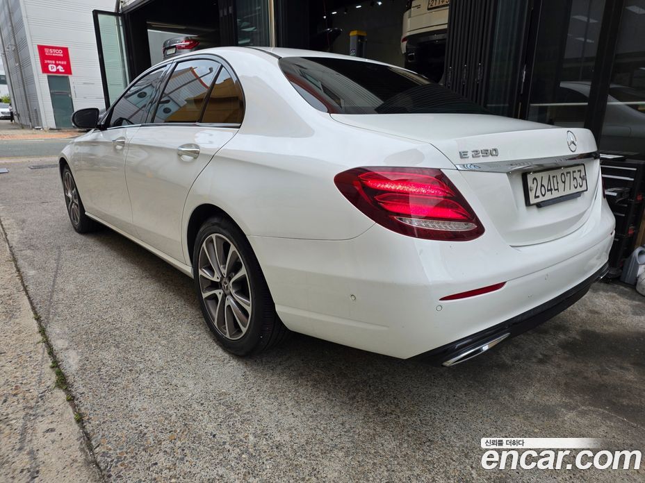 Mercedes-Benz E-Class W213 фото 6