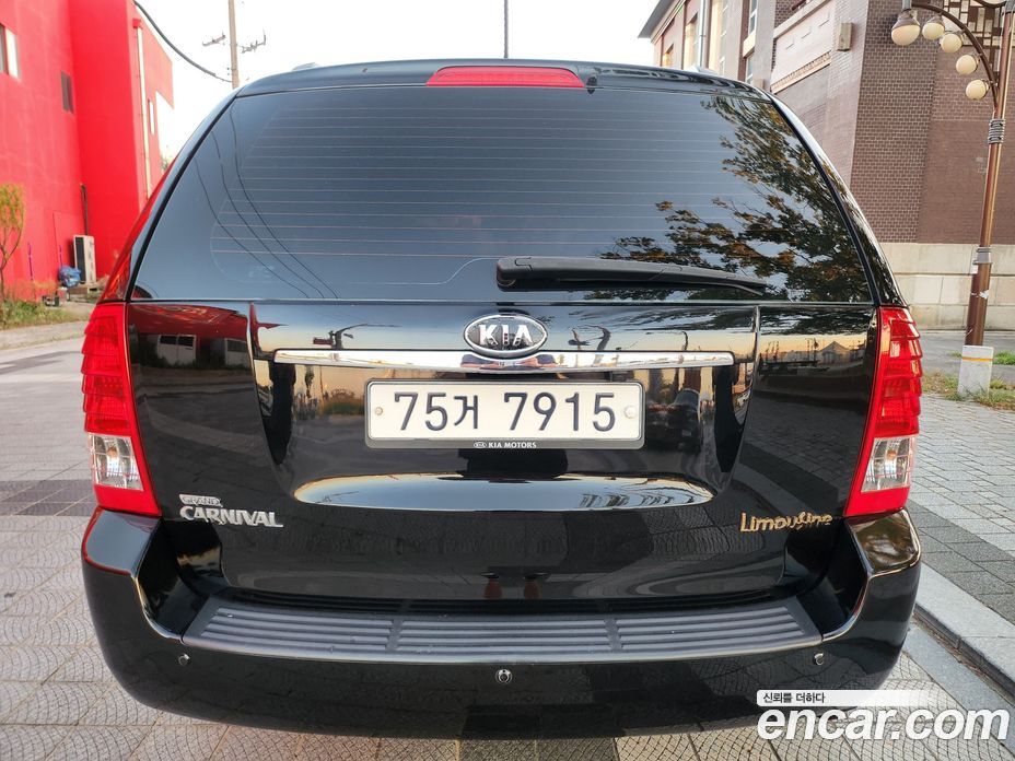 Kia Carnival 2nd Gen Restyling фото 2