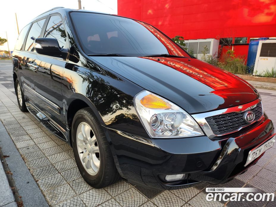 Kia Carnival 2nd Gen Restyling фото 6