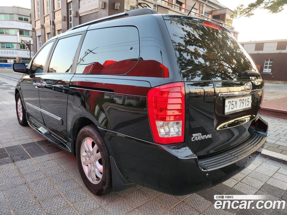 Kia Carnival 2nd Gen Restyling фото 7