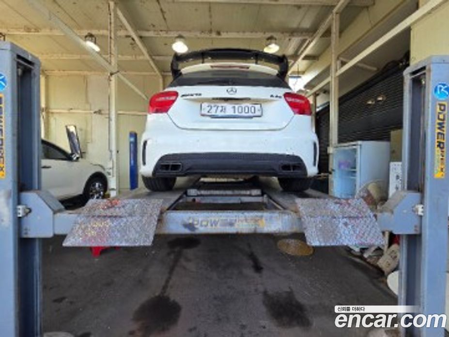 Mercedes-Benz A-Class W176 фото 2