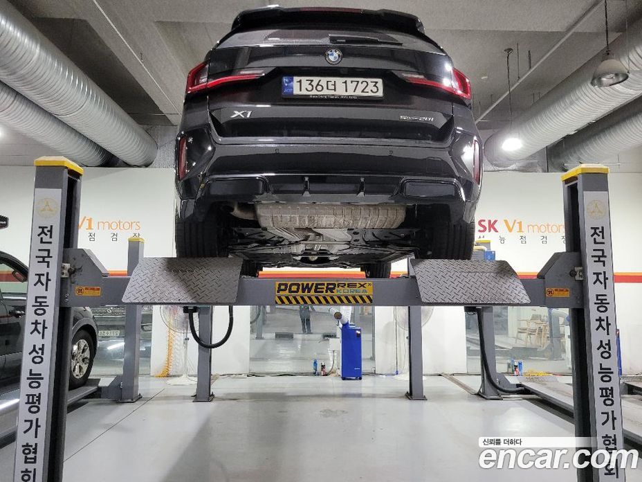 BMW X1 (U11) фото 2