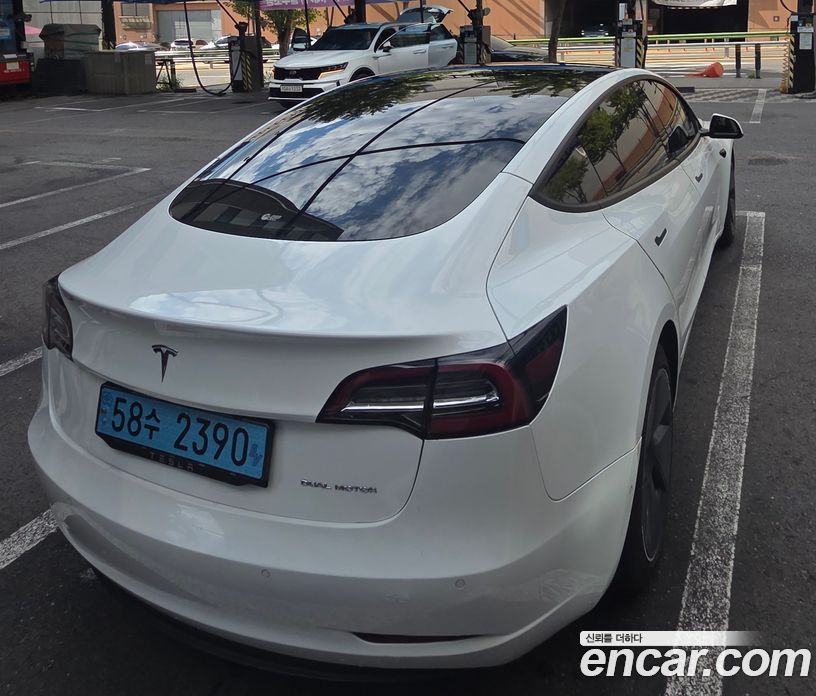 Tesla Model 3 фото 2