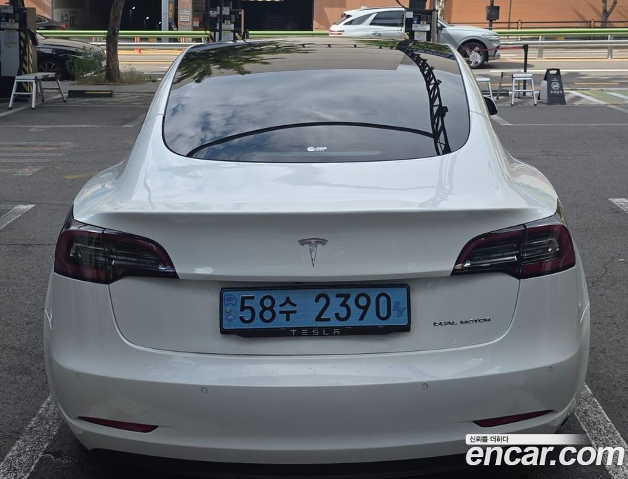 Tesla Model 3 фото 4
