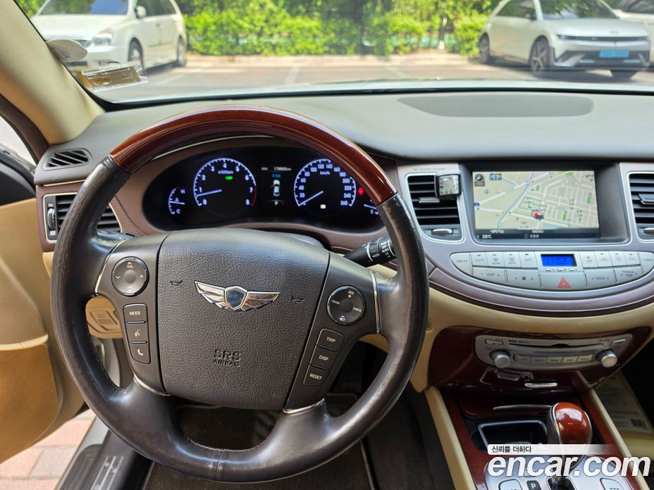 Hyundai Genesis фото 6