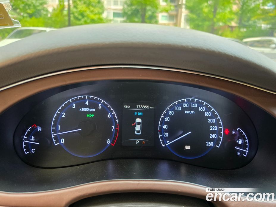 Hyundai Genesis фото 8