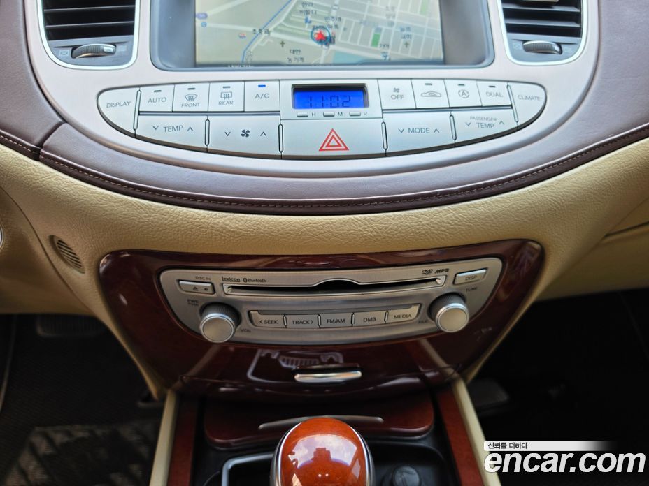 Hyundai Genesis фото 10