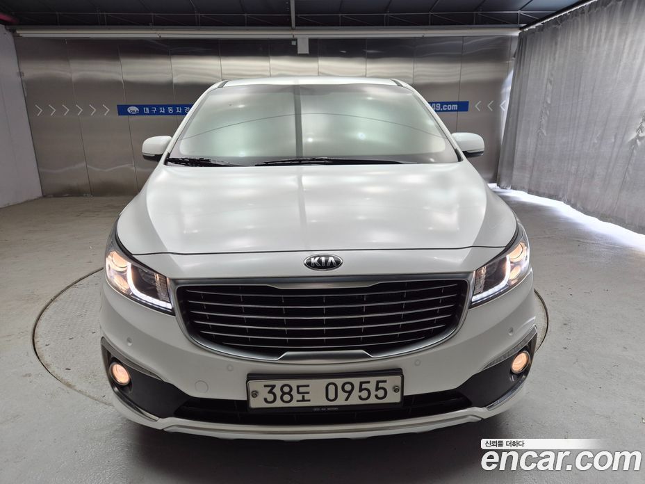 Kia Carnival 3rd Gen фото 2