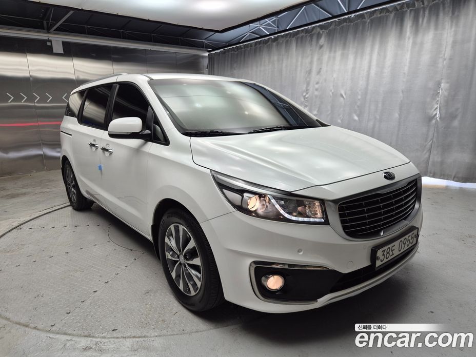 Kia Carnival 3rd Gen фото 3
