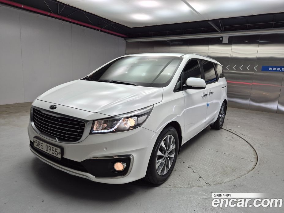 Kia Carnival 3rd Gen фото 7