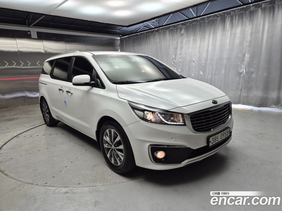 Kia Carnival 3rd Gen фото 10