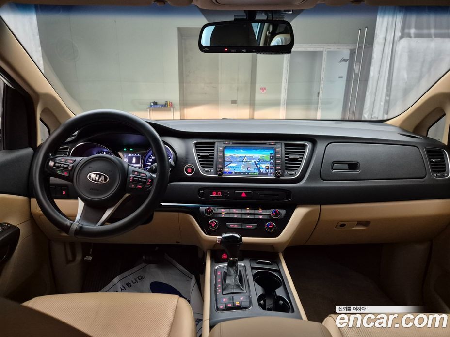 Kia Carnival 3rd Gen фото 12