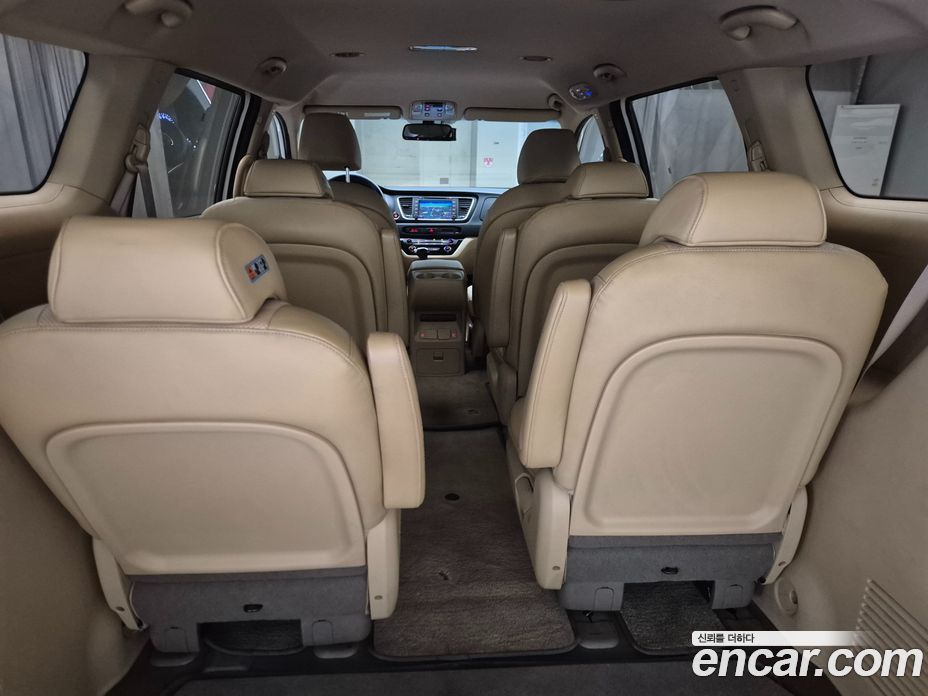 Kia Carnival 3rd Gen фото 14