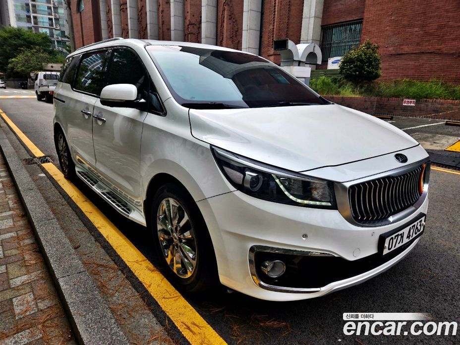 Kia Carnival 3rd Gen фото 3