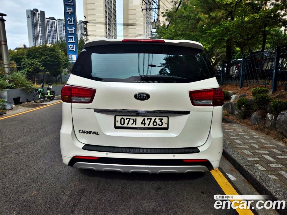 Kia Carnival 3rd Gen фото 7