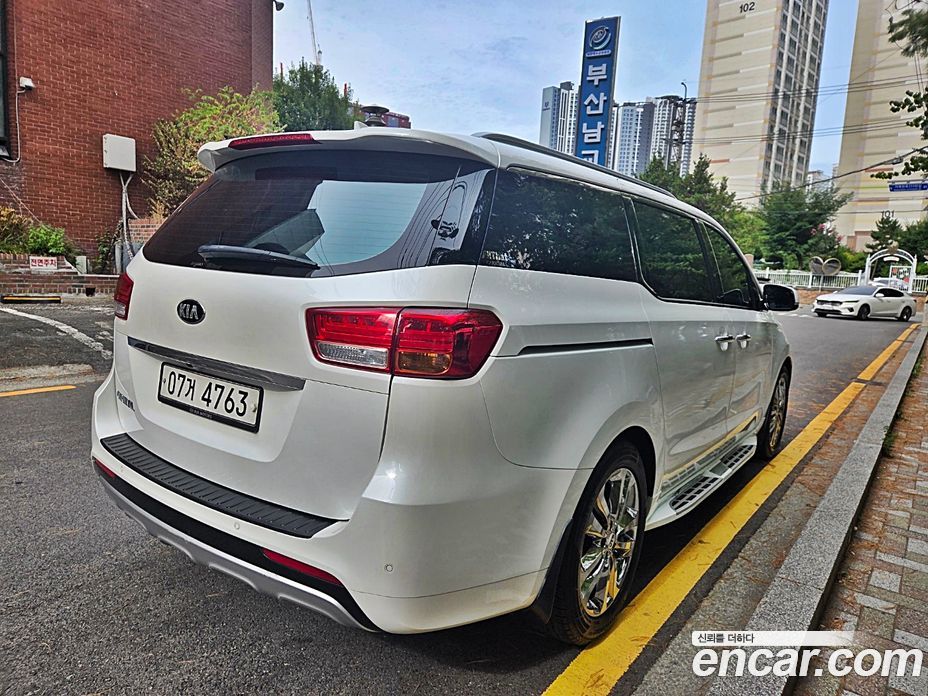 Kia Carnival 3rd Gen фото 8