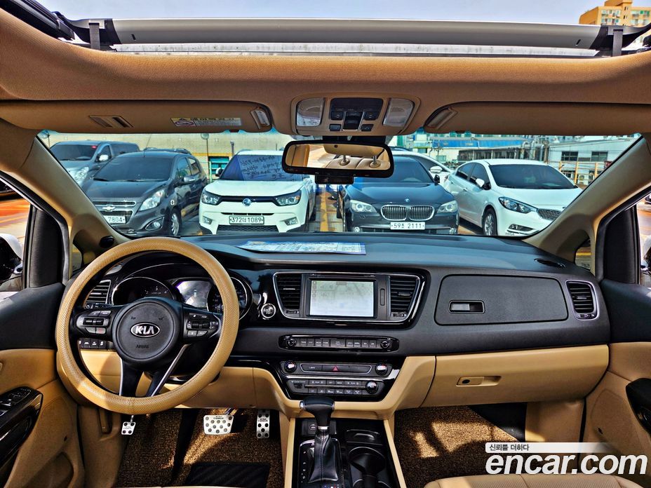 Kia Carnival 3rd Gen фото 11