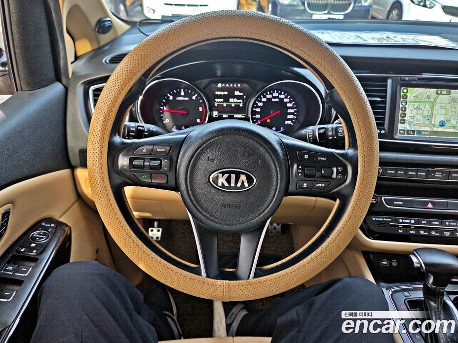 Kia Carnival 3rd Gen фото 15