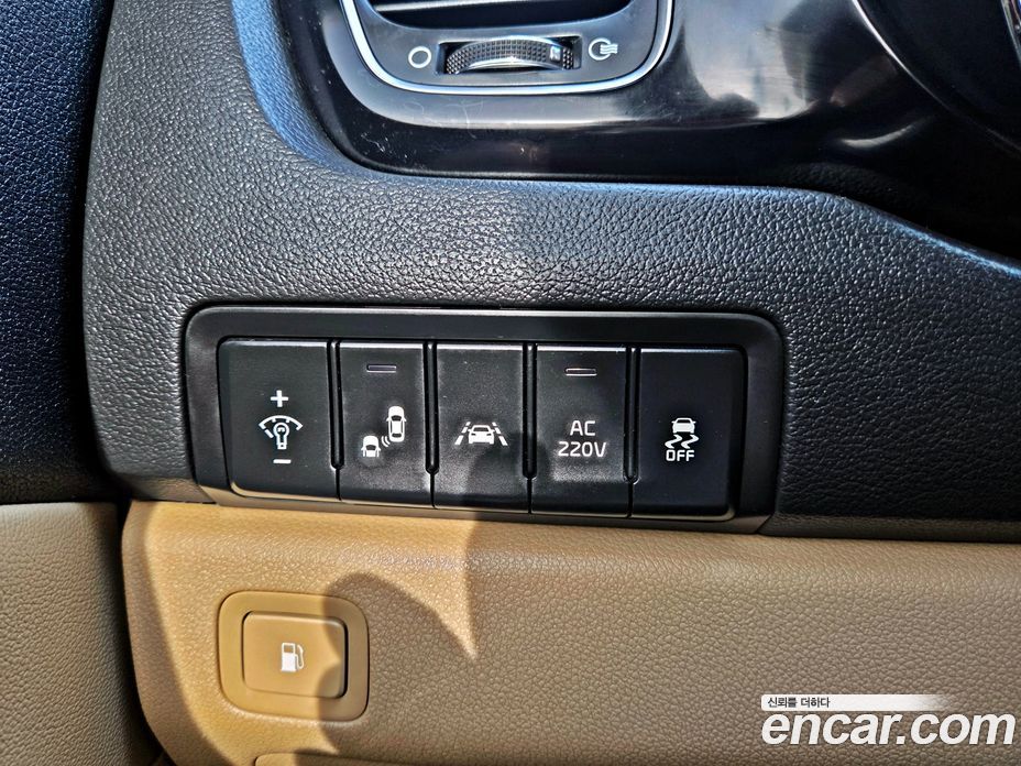 Kia Carnival 3rd Gen фото 17