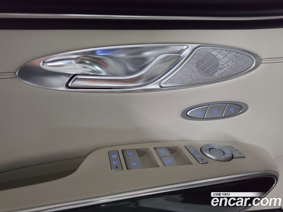 Genesis GV70 фото 8