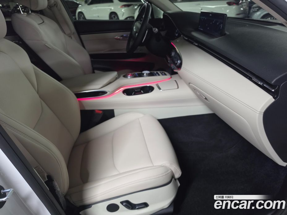 Genesis GV70 фото 12