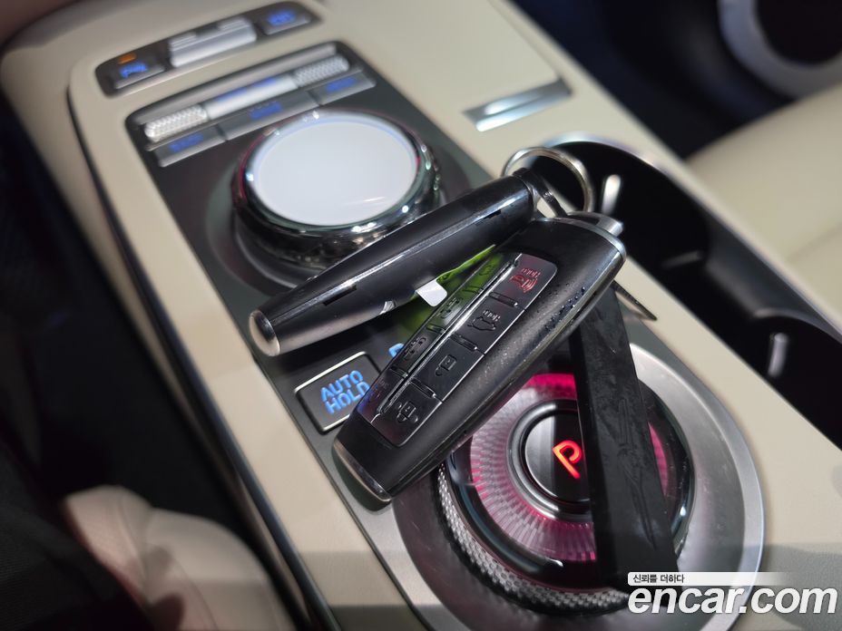 Genesis GV70 фото 16